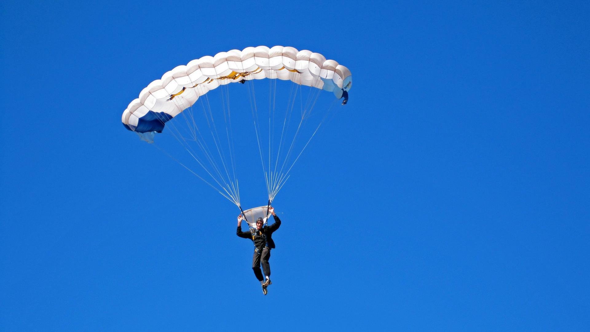 “机场步行到登机口积分赛” 旅客多走路少坐车